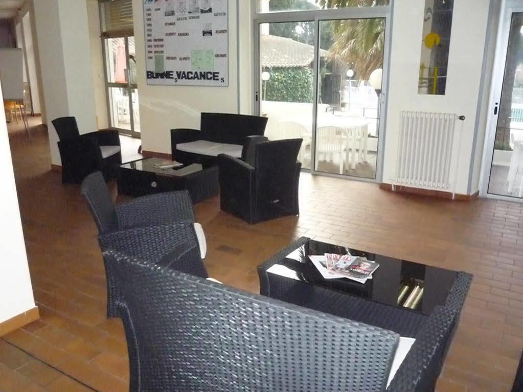 Village Vacances Le Lion De Mer Saint-Raphael (Var) Exterior photo
