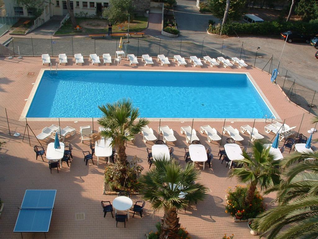 Village Vacances Le Lion De Mer Saint-Raphael (Var) Exterior photo